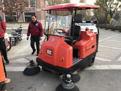 掃地車(chē)購(gòu)買(mǎi)問(wèn)題