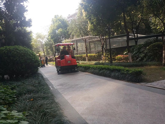 電動(dòng)掃地車有哪些好處