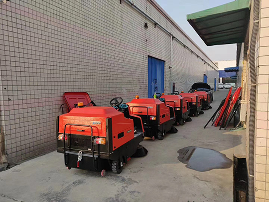 環(huán)衛(wèi)電動清掃車品牌那個好？