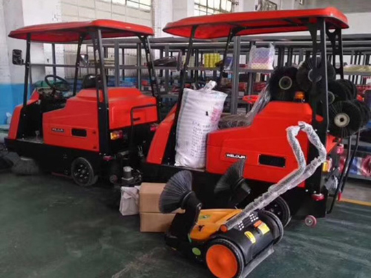 電動(dòng)清掃車開機(jī)無反應(yīng),該如何處理