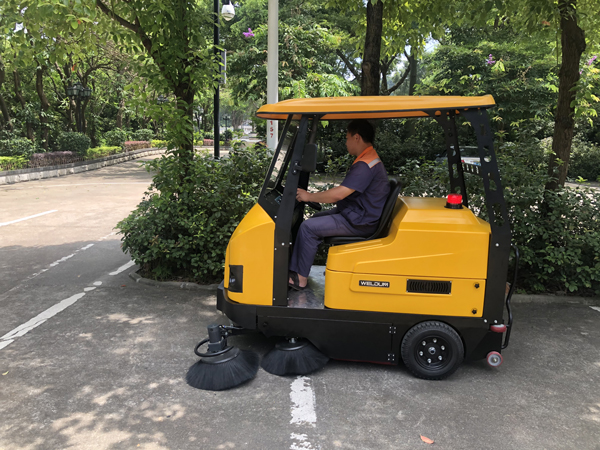 電動(dòng)掃地車(chē)