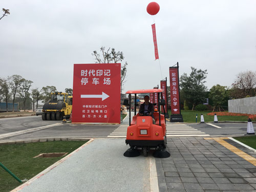 小區(qū)掃地車(chē)多少錢(qián)一輛