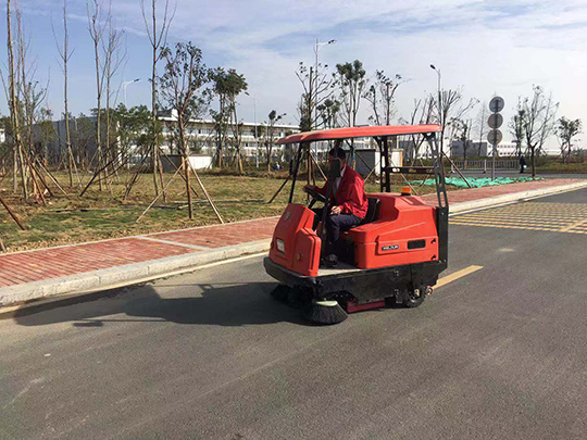 掃地車(chē)