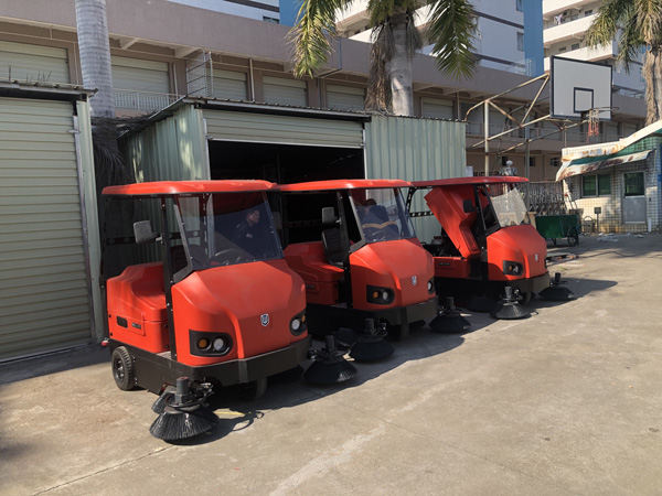 工廠電動掃地車