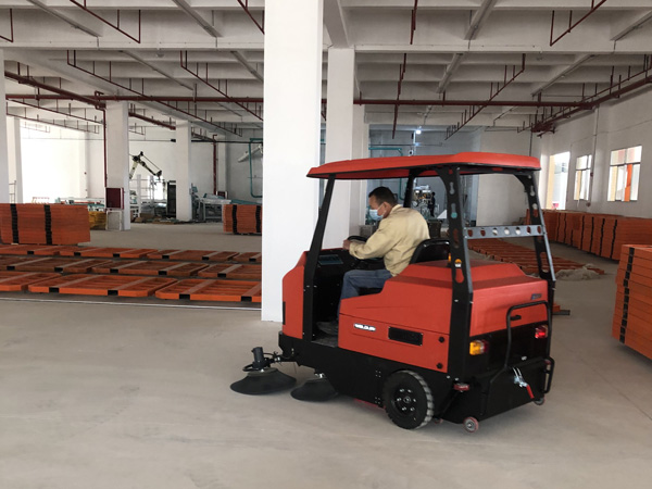 電動(dòng)掃地車